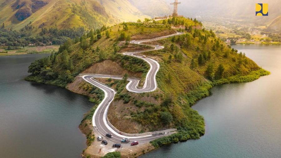 Kementerian Pekerjaan Umum dan Perumahan Rakyat (PUPR) telah menyelesaikan 24 pekerjaan konstruksi jalan dan jembatan di kawasan pariwisata Danau Toba, Sumatera Utara. (Dok. Kementerian PUPR)