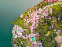 Bak di Eropa, Danau Toba Ada Jalan Mulus Meliuk-Liuk