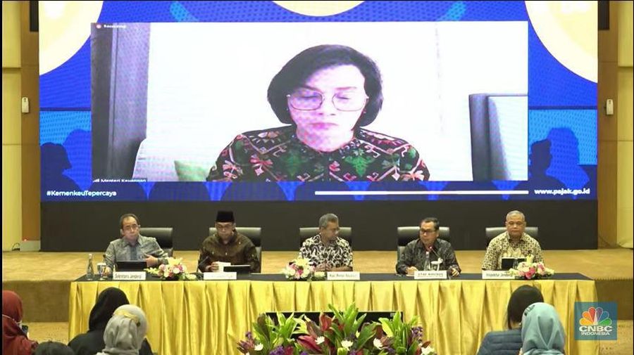 Konferensi pers penjelasan atas penanganan internal saudara RAT di kantor pusat Ditjen Pajak. (CNBC Indonesia/Anisa Sopiah)