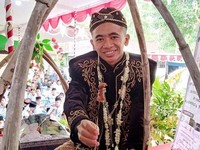 Unik, Pengantin di Purworejo Beri Mas Kawin Setusuk Sate