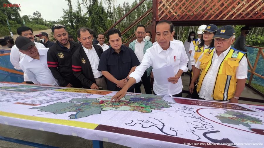Presiden Jokowi pastikan pembangunan pusat latihan sepak bola di IKN, 24 Februari 2023. (Tangkapan layar Youtubr Setpres RI)