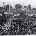 Warga Sukabumi menyemut di Lapang Merdeka  saat mendengarkan pidato dari Bung Karno