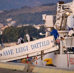 Ngeri! Puluhan Mayat Terdampar di Pantai Italia, Ada Apa?