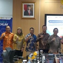 Jasa Marga & PTBA Lanjutkan Pengembangan PLTS di Jalan Tol