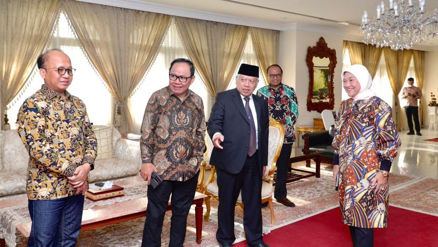 Menteri Ketenagakerjaan Ida Fauziyah mengungkapkan pihaknya memiliki prioritas utama menghadapi tantangan ketenagakerjaan di masa depan. Menurut dia, tantangan ketenagakerjaan menjadi salah satu isu yang berkaitan dengan isu lainnya, seperti ekonomi, kesehatan, sosial, dan ketahanan.