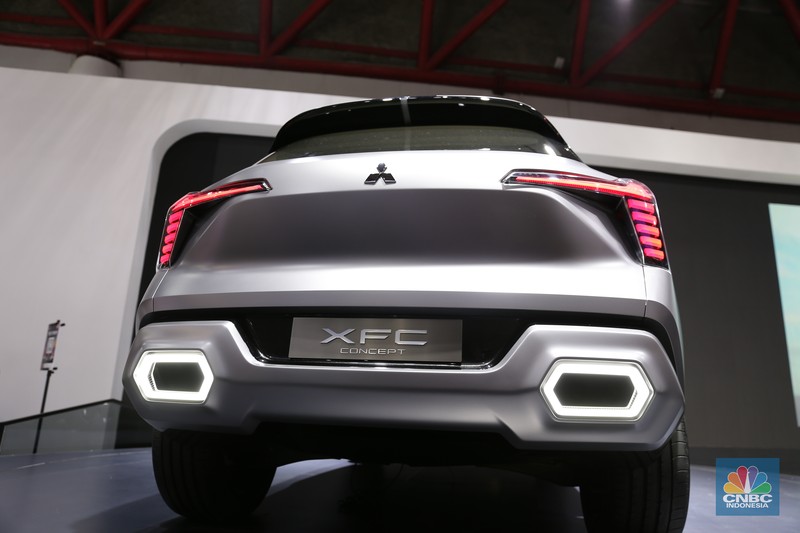 Mitsubishi XFC tertangkap kamera tengah melintas di Tol Trans Jawa, Sabtu (24/6). (Dok. DetikOto/Luthfi Andhika)