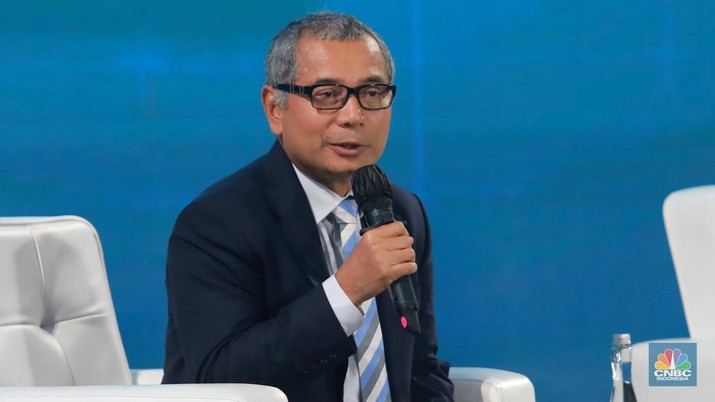 Direktur Utama Bank BRI Sunarso dalam Economic Outlook 2023 dengan tema Direktur Utama Bank BRI Sunarso dalam Economic Outlook 2023 dengan tema