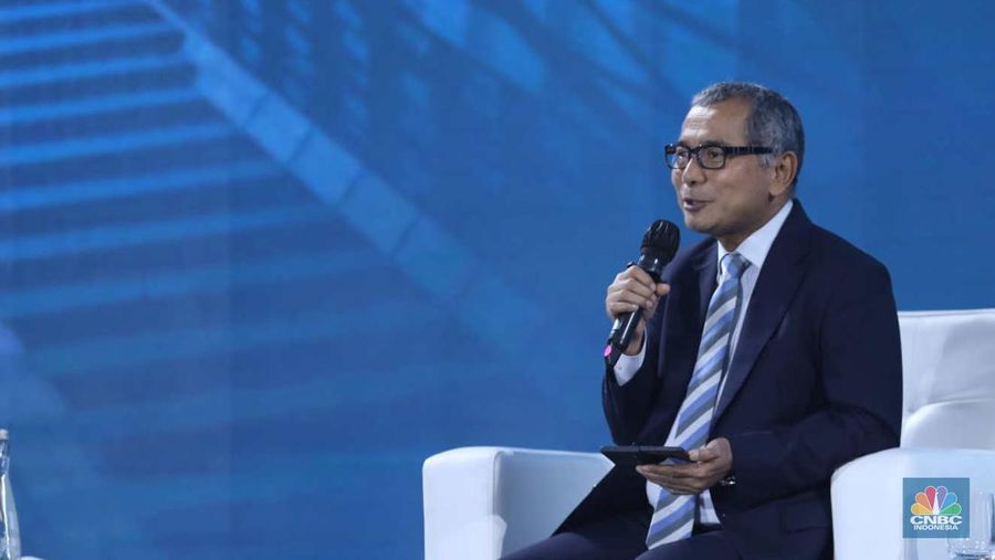 Direktur Utama Bank BRI Sunarso dalam Economic Outlook 2023 dengan tema 
