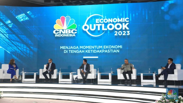 Diskusi Korporasi Bank dalam Economic Outlook 2023 dengan tema 