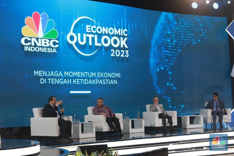 Economic Outlook 2023 dengan tema 
