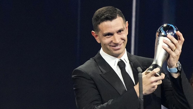 Argentina's Lionel Messi receives the Best FIFA Men's player award during the ceremony of the Best FIFA Football Awards in Paris, France, Monday, Feb. 27, 2023. (AP Photo/Michel Euler)
