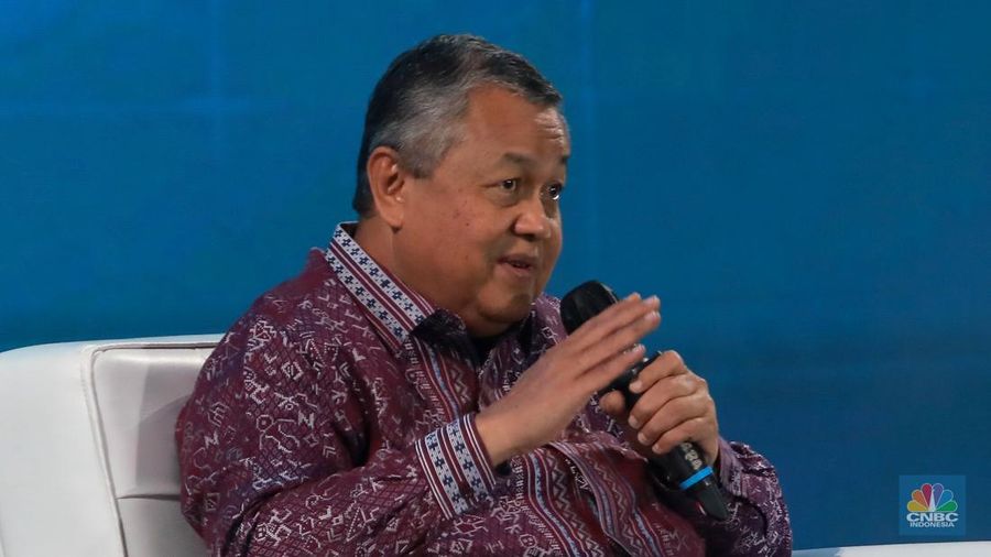 Gubernur BI, Perry Warjiyo dalam Economic Outlook 2023 dengan tema 