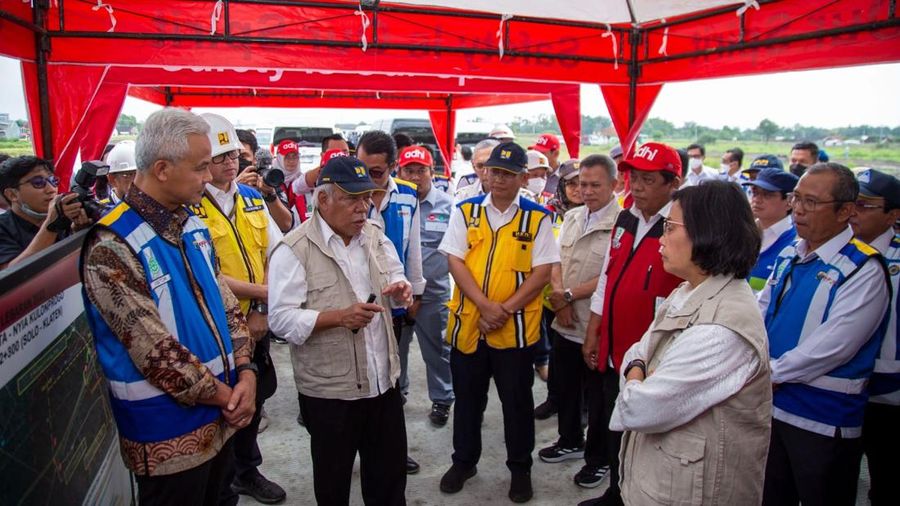 Kementerian Pekerjaan Umum dan Perumahan Rakyat (PUPR) bersama badan usaha jalan tol (BUJT) tengah melaksanakan proyek strategis nasional (PSN) Jalan Tol Solo - Yogyakarta - NYIA Kulonprogo untuk meningkatkan konektivitas dan mengurai kemacetan di Jawa Tengah dan Yogyakarta. Dok. Biro Pers PUPR