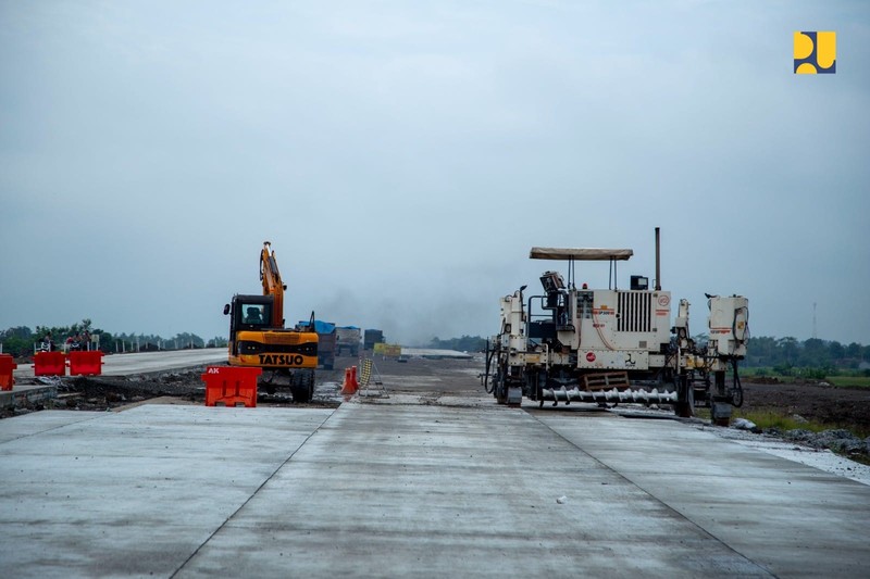 Jalan Tol Kartasura-Klaten Kementerian Pekerjaan Umum dan Perumahan Rakyat (PUPR) bersama badan usaha jalan tol (BUJT) tengah melaksanakan proyek strategis nasional (PSN) Jalan Tol Solo - Yogyakarta - NYIA Kulonprogo untuk meningkatkan konektivitas dan mengurai kemacetan di Jawa Tengah dan Yogyakarta. Dok. Biro Pers PUPR