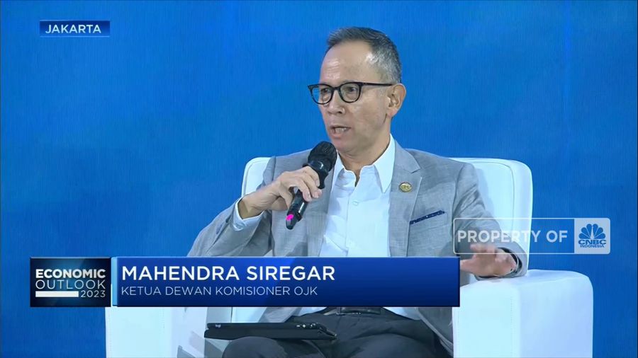 Jurus Bos OJK Selesaikan Kasus Asuransi Hingga Pinjol & Saham Gorengan (CNBC Indonesia TV)