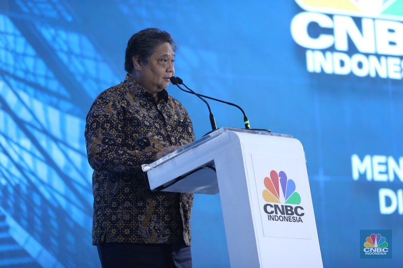 Economic Outlook 2023 dengan tema Economic Outlook 2023 dengan tema