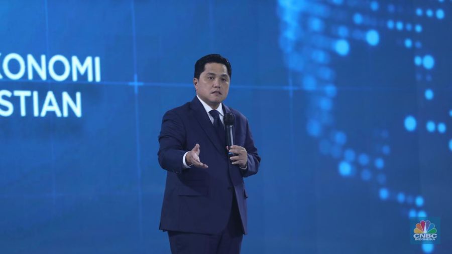 MENTERO BUMN, Erick Thohir sebagai pembicara kunci dalam Economic Outlook 2023 dengan tema 
