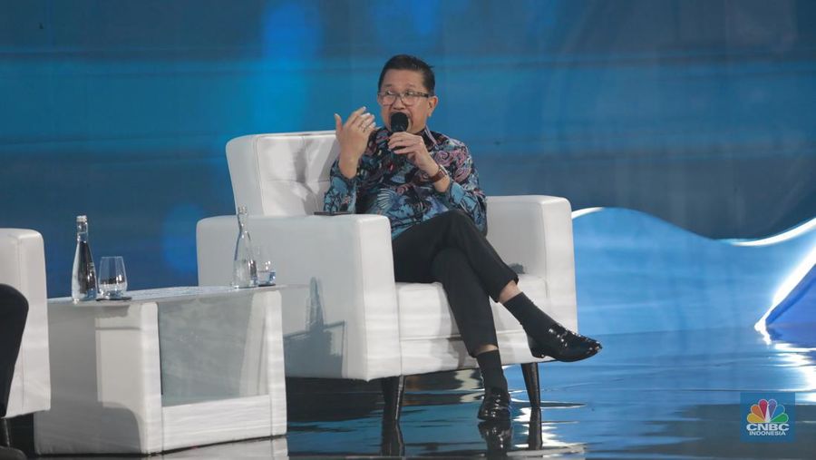 Presiden Direktur PT Freeport Indonesia Tony Wenas dalam Economic Outlook 2023 dengan tema