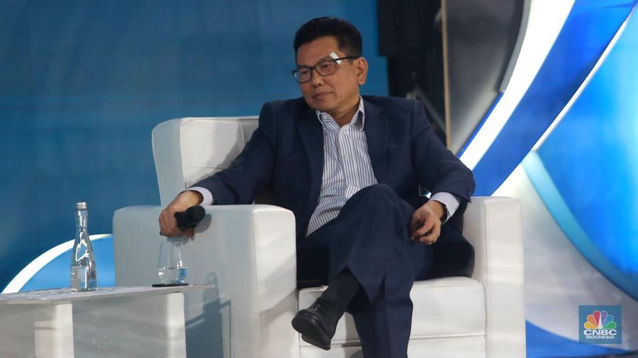Presiden Dirrektur Prudential Syariah Life Assurance Omar Sjawaldy Anwar dalam Economic Outlook 2023 dengan tema 