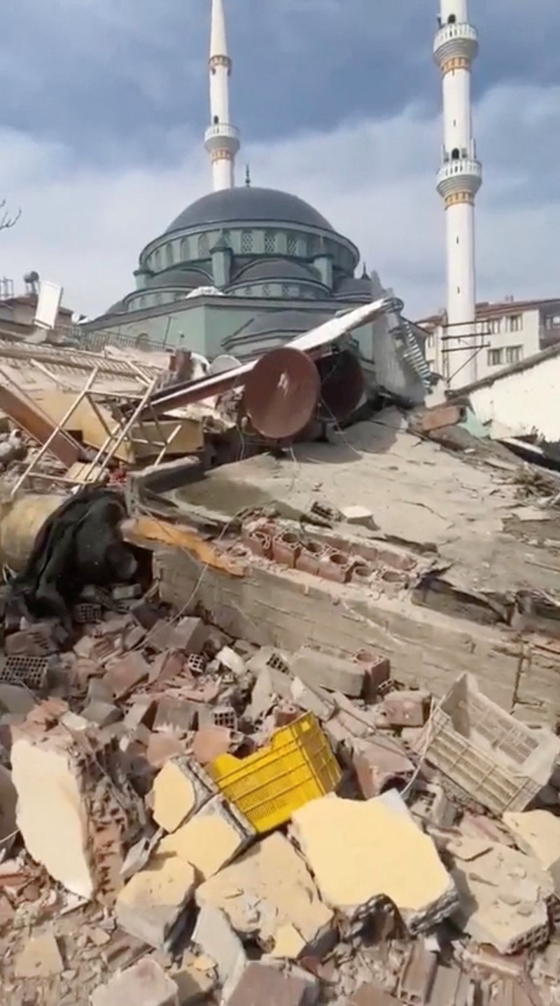 Dust from collapsed buildings rise across Malatya after a new earthquake, in Turkey February 27, 2023,  in this still image obtained from a social media video. Twitter/@Zarkusfb/via REUTERS  THIS IMAGE HAS BEEN SUPPLIED BY A THIRD PARTY. MANDATORY CREDIT. NO RESALES. NO ARCHIVES.