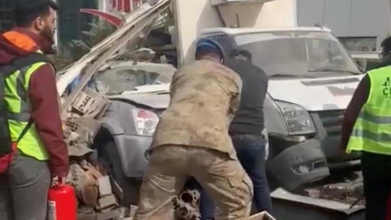 Dust from collapsed buildings rise across Malatya after a new earthquake, in Turkey February 27, 2023,  in this still image obtained from a social media video. Twitter/@Zarkusfb/via REUTERS  THIS IMAGE HAS BEEN SUPPLIED BY A THIRD PARTY. MANDATORY CREDIT. NO RESALES. NO ARCHIVES.
