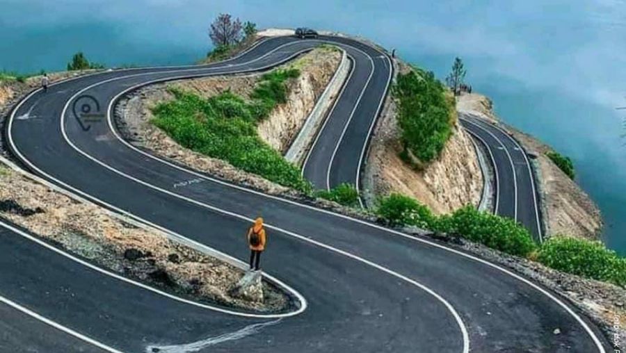 DSPS Danau Toba juga terdapat wisata rohani bagi #SahabatPUPR umat Kristiani, yakni Patung Yesus yang terletak di Puncak Bukit Sibea-bea, Kabupaten Samosir. (Instagram @kemenpupr)