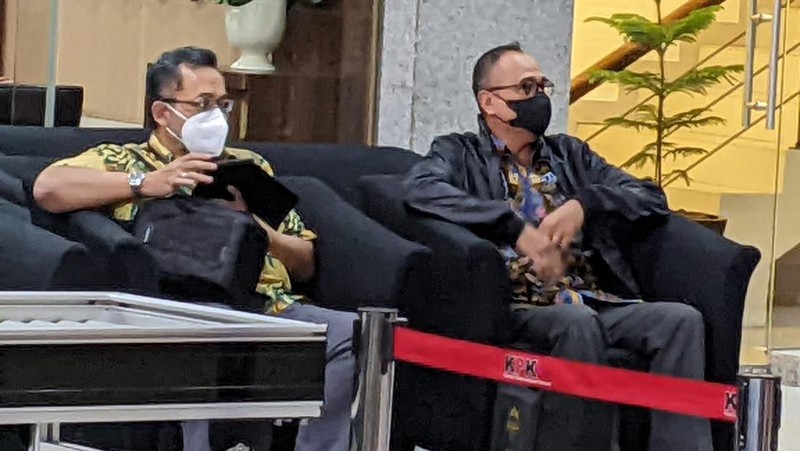 Eks pejabat pajak Rafael Alun Trisambodo jalani pemeriksaan KPK terkait Laporan Harta Kekayaan Penyelenggara Negara (LHKPN). (CNBC Indonesia/Emir)