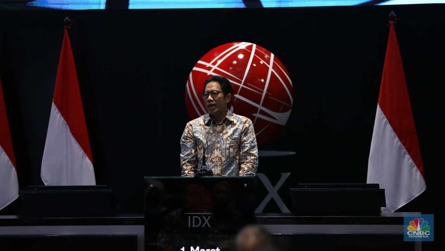I Gede Nyoman Yetna, Direktur Penilaian Perusahaan BEI dalam acara pencatatan perdana saham PT Hillcon Tbk di Bursa Efek Indonesia, Jakarta, Rabu (1/3/2023). (CNBC Indonesia/Tri Susilo)