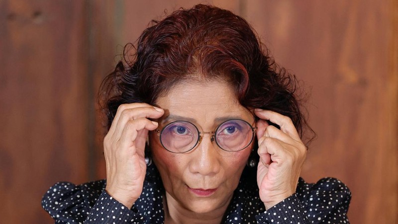 Susi Air founder and former Fisheries Minister Susi Pudjiastuti, speaks during a news conference about the New Zealand pilot who was taken hostage by separatists in Indonesia's Papua last month, in Jakarta, Indonesia, March 1, 2023. REUTERS/Willy Kurniawan