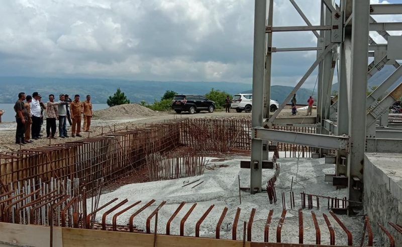 Pembangunan Objek Wisata Rohani Patung Yesus Kristus setinggi 61 meter di Bukit Sibea-bea Desa Janji Martahan Kecamatan Harian. (Samosirkab.go.id)