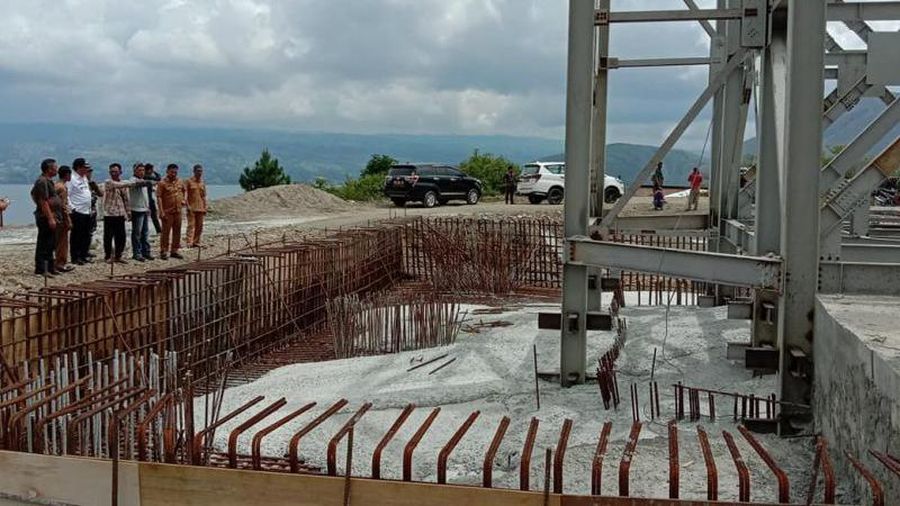 Pembangunan Objek Wisata Rohani Patung Yesus Kristus setinggi 61 meter di Bukit Sibea-bea Desa Janji Martahan Kecamatan Harian. (Samosirkab.go.id)