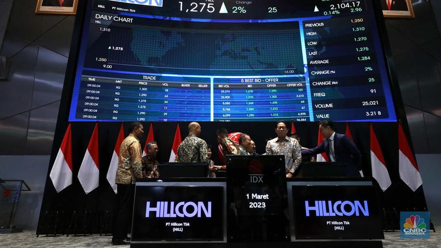 Emiten Kontraktor Tambang Nikel PT Hillcon Tbk (HILL) resmi melantai di bursa pada Rabu, (1/3/2023). Ketika dibuka, total nilai transaksinya mencapai Rp7,3 miliar. (վ/Tri Susilo)