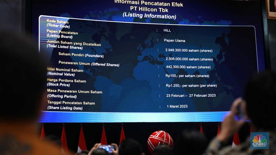 Pencatatan perdana saham PT Hillcon Tbk di Bursa Efek Indonesia, Jakarta, Rabu (1/3/2023).
