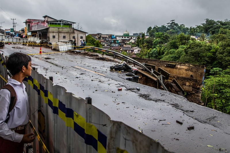 Tangani Longsor Jalan Nasional Bogor-Sukabumi, Kementerian PUPR Bergerak Cepat Bangun Jembatan Bailey. (Dok PUPR)