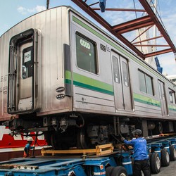 Luhut Update Soal Polemik impor Kereta Bekas, Ini Katanya