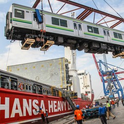 Kemenperin 'Senggol' Rencana Impor Darurat KRL, Bilang Ini