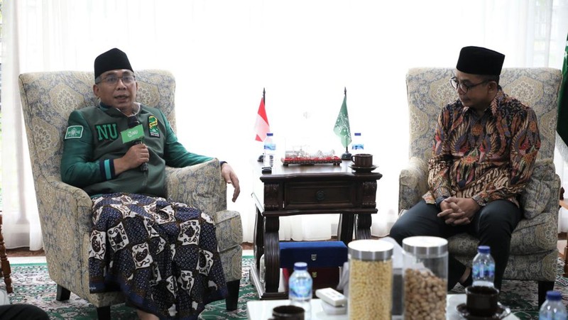Pertemuan yang dilakukan oleh Dirjen Pajak dengan PBNU merupakan pertemuan rutin bersifat silaturahmi.  Sebagaimana dilakukan tahun lalu, Dirjen Pajak juga bersilaturahmi ke berbagai Tokoh masyarakat dan organisasi keagamaan. (Dok. Dirjen Pajak)