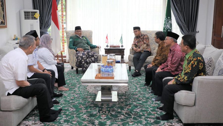 Pertemuan yang dilakukan oleh Dirjen Pajak dengan PBNU merupakan pertemuan rutin bersifat silaturahmi.  Sebagaimana dilakukan tahun lalu, Dirjen Pajak juga bersilaturahmi ke berbagai Tokoh masyarakat dan organisasi keagamaan. (Dok. Dirjen Pajak)