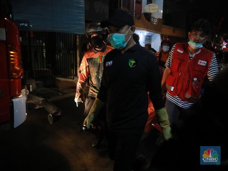 Terminal BBM Terbakar, Pertamina Fokus Pemadaman & Evakuasi