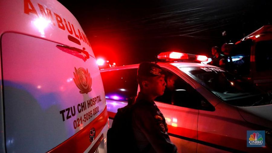 Kebakaran di Kawasan Plumpang, Jakarta Utara, Jumat, 3/3/2023. (CNBC Indonesia/Muhammad Sabki)