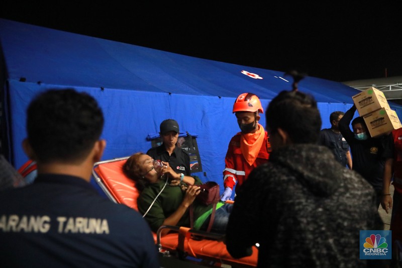 Kebakaran di Kawasan Plumpang, Jakarta Utara, Jumat, 3/3/2023. (CNBC Indonesia/Muhammad Sabki) Kebakaran di Kawasan Plumpang, Jakarta Utara, Jumat, 3/3/2023. (CNBC Indonesia/Muhammad Sabki)