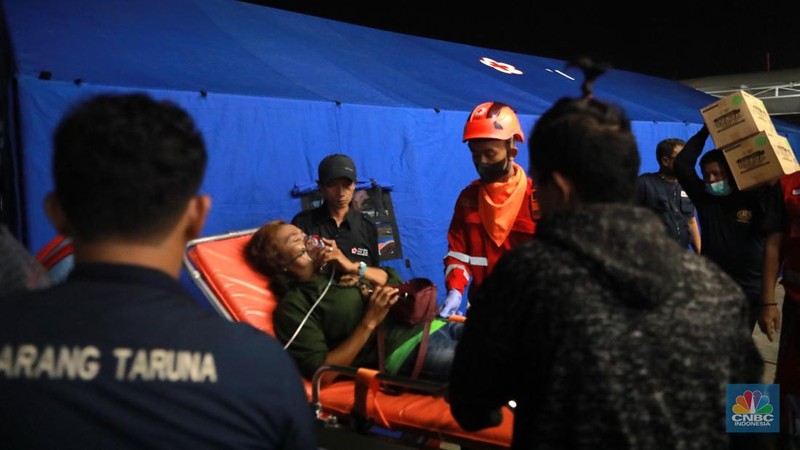 Kebakaran di Kawasan Plumpang, Jakarta Utara, Jumat, 3/3/2023. (CNBC Indonesia/Muhammad Sabki)