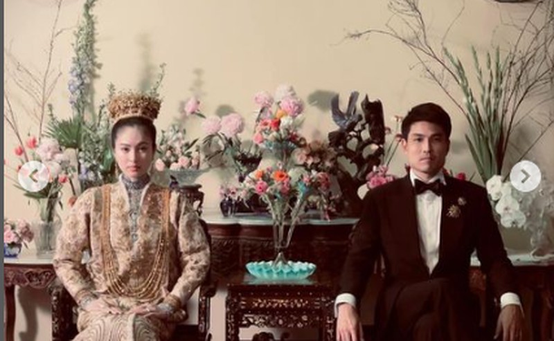 Pada akhirnya, model transgender tercantik Nong Poy telah resmi menjadi pasangan konglomerat Thailand, Oak Phakwa Hongyok. Keduanya melangsungkan pernikahan pada Rabu, 1 Maret 2023. Pada akhirnya, model transgender tercantik Nong Poy telah resmi menjadi pasangan konglomerat Thailand, Oak Phakwa Hongyok. Keduanya melangsungkan pernikahan pada Rabu, 1 Maret 2023. (Tangkapan Layar Instagram @poydtreechada)