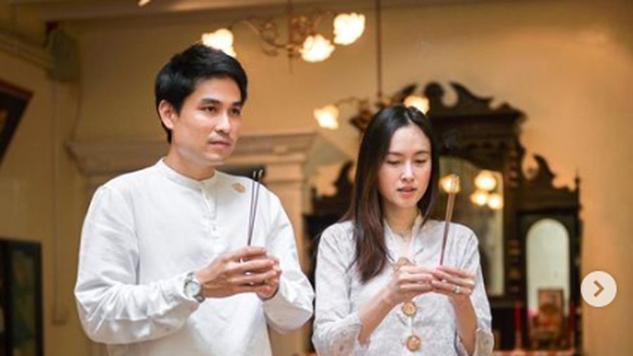 Pada akhirnya, model transgender tercantik Nong Poy telah resmi menjadi pasangan konglomerat Thailand, Oak Phakwa Hongyok. Keduanya melangsungkan pernikahan pada Rabu, 1 Maret 2023. (Tangkapan Layar Instagram @poydtreechada)