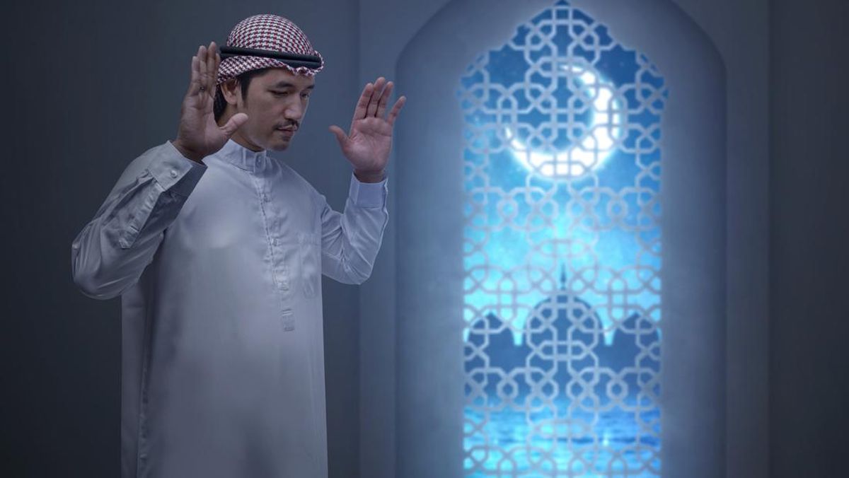 Bacaan Sholat Lengkap dari Awal sampai Akhir Arab dan Artinya