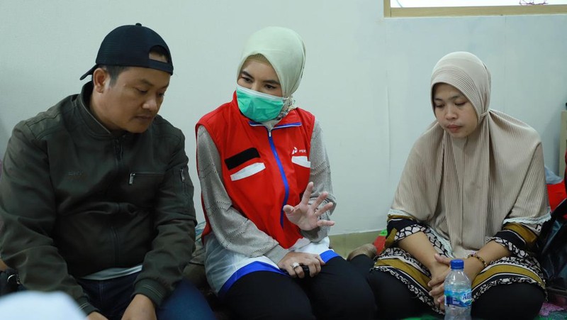 PT Pertamina (Persero) mengunjungi Rumah Sakit Pusat Pertamina (RSPP) untuk melihat korban insiden TBBM Pertamina Plumpang di RSPP, Jakarta, Sabtu, (4/3/23). (Dok: Pertamina)