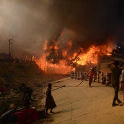 Kamp Rohingya Terbakar, Ribuan Pengungsi Kehilangan Tempat Tinggal