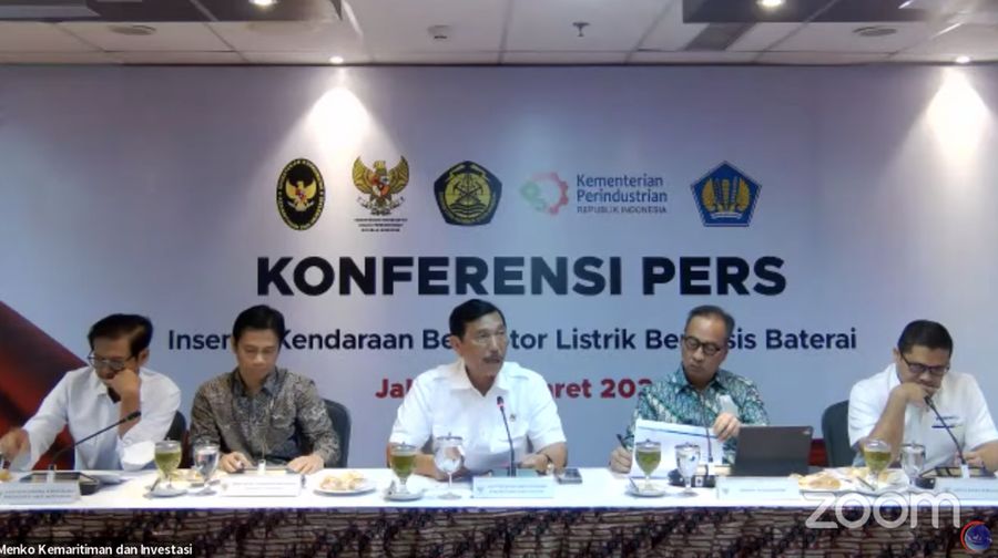Konferensi Pers KBLBB, Senin (6/3/2023) (Tangkapan layar Youtube Kemenko Bidang Kemaritiman dan Investasi RI)
