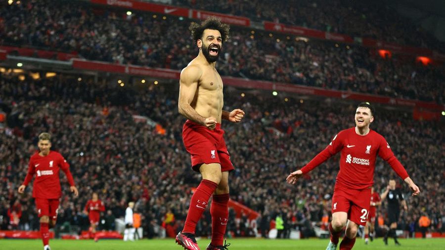 Liverpool menang atas Manchester United 7-0 dalam lanjutan Liga Inggris musim ini. Kemenangan ini tak hanya membuka asa The Reds menembus empat besar, namun sekaligus menyulitkan upaya Setan Merah mengejar Arsenal. (REUTERS/CARL RECINE)