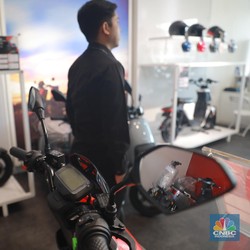 Penjualan Motor Listrik Cuma 1%, Subsidi Bisa Nambah Pembeli?